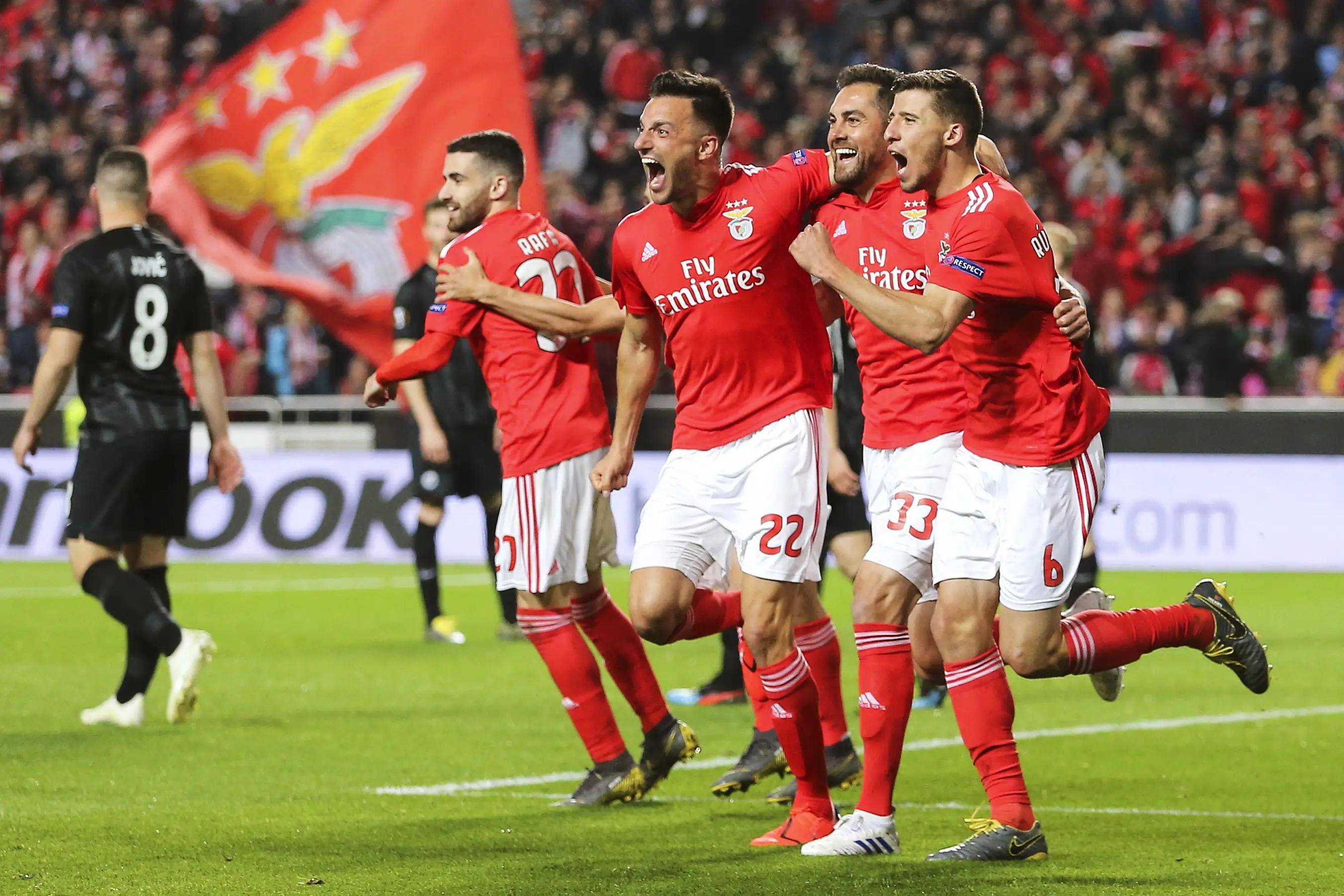 包含勒沃库森客场失利，面临保级压力的词条